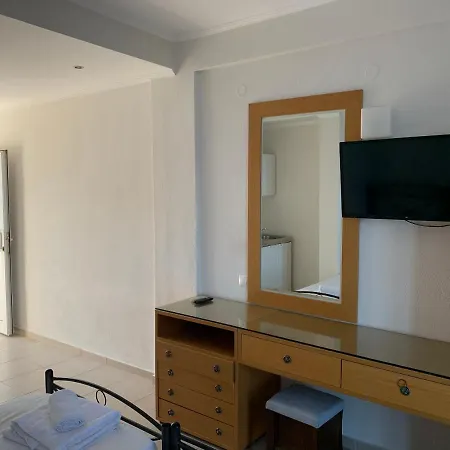 Vrachos Apartments Ξενοδοχείο με διαμερίσματα *