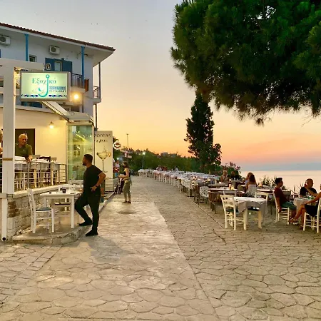 Ξενοδοχείο με διαμερίσματα Vrachos Apartments *