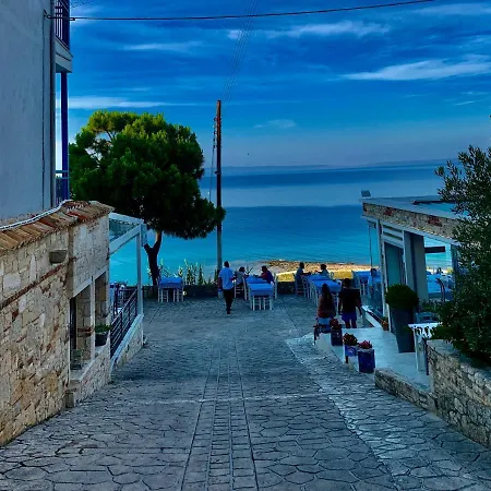 Ξενοδοχείο με διαμερίσματα Vrachos Apartments